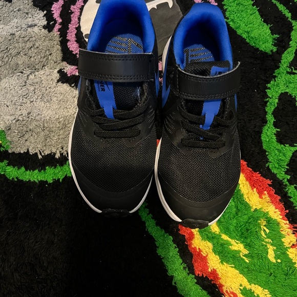 Nike shoes 11.5c - Picture 4 of 5